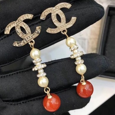 AAA 1:1 Chanel Vintage Textured Pearl Earrings Red/White/Gold 2019 Collection CE03095