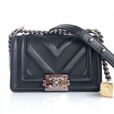 Chanel Calfskin Patchwork Chevron Small Boy Flap Bag A67086 Black 2019 Collection CE02442