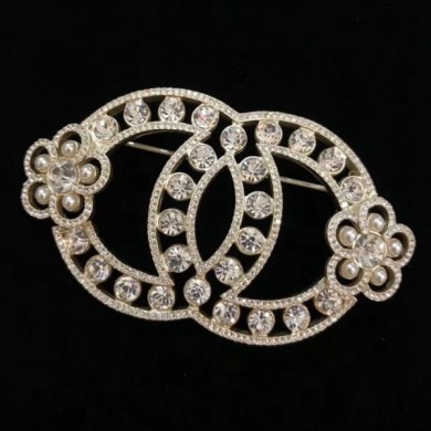 Chanel CC Bloom Brooch Gold/Crystal/Pearly White 2019 Collection CE04078