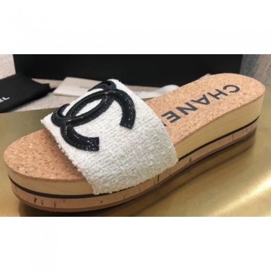 Chanel CC Logo Mules Slipper Sandals White Runway 2020 CE01805