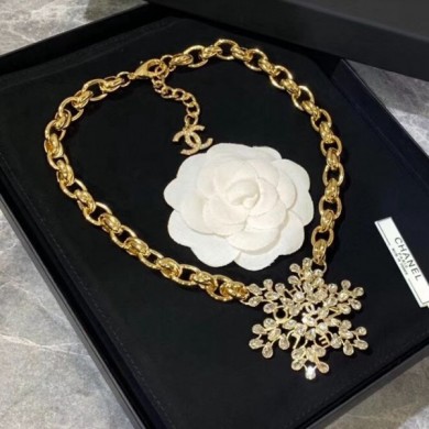 Chanel Chain Snowflake Necklace 2019 Collection CE04353