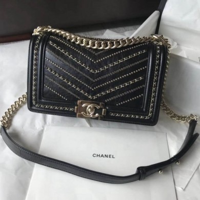 Chanel Crumpled Calfskin Medium Boy Chanel Bag A67086 Black 2018(Gold-Tone Metal) CE00629