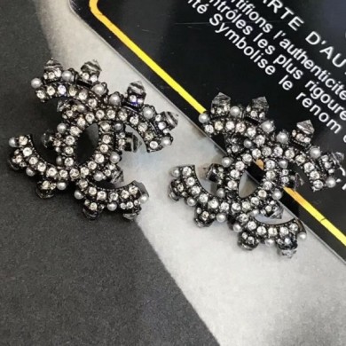 Chanel Crystal CC Stud Earrings Black 04 2019 Collection CE04370