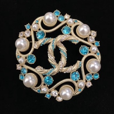 Chanel Round Brooch AB0585 Gold/Pearly White/Blue/Crystal 2019 Collection CE03606