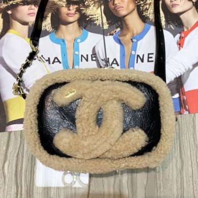 Chanel Shiny Crumpled Sheepskin and Shearling Sheepskin Waist Bag/Belt Bag AS0406 Beige 2019 Collection CE01714