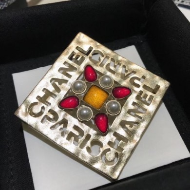 Designer Imitation Chanel Square Metal Brooch 26 2020 Collection CE03307