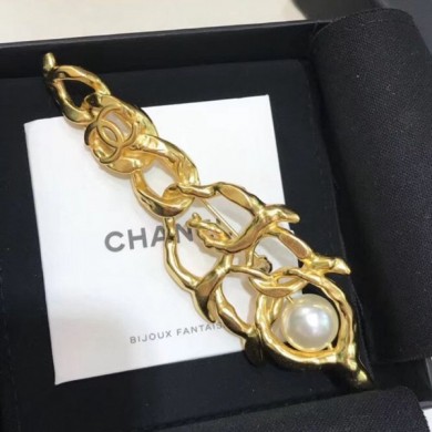 Fake Best Quality Chanel Vintage Metal Pearl Brooch AB3134 2019 Collection CE01215