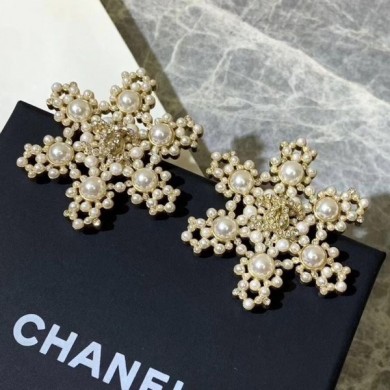 Fake Chanel Snowflake Stud Earrings AB2208 White 2019 Collection CE01154