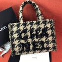 Chanel Houndstooth Tweed Medium Zipped Shopping Bag AS0976 Beige/Black 2019 Collection CE01888