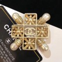 Replica Chanel Brooch AB0646 Gold/Crystal/Pearly White 2019 Collection CE01590