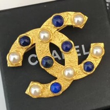 AAA Chanel Vintage Metal Stones CC Brooch Gold/Blue/Pearly White 2019 Collection CE01836