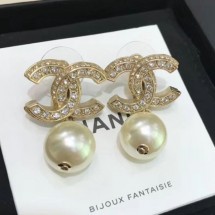 Chanel Crystal CC pearl Short Earrings 01 2020 Collection CE01465