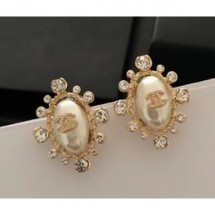 Chanel Pearl Stud Earrings AB0137 Gold/Pearly White/Crystal 2018 CE01852