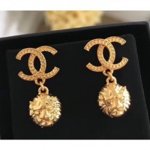 Chanel Vintage Short Earrings with Tiger Head Pendant Gold 2018 CE03475
