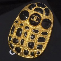 Imitation Chanel Large Resin Stones Beetle Brooch AB1805 Black/Gold 2019 Collection CE02392
