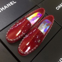 Imitation Chanel Patent Calfskin Rainbow Lining Chain Flat Loafers G35631 Red 2020 Collection CE03719