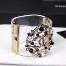 Imitation Chanel Resin CC Bloom Crystal Cuff Bracelet Black 2019 Collection CE03617