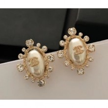 Chanel Pearl Stud Earrings AB0137 Gold/Pearly White/Crystal 2018 CE01852