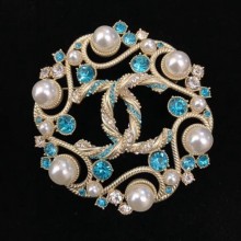 Chanel Round Brooch AB0585 Gold/Pearly White/Blue/Crystal 2019 Collection CE03606