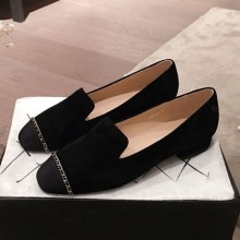 Chanel Suede Chain Flat Loafers G35164 Black 2020 Collection CE01386
