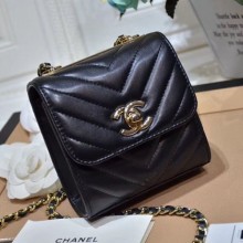 Copy Chanel Chevron Lambskin Clutch with Chain A81633 Black 2019 Collection CE04075