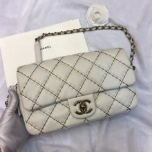 Fake Chanel Stitching Quilted Calfskin Medium Flap Bag White 2019 Collection CE04021