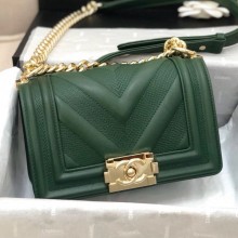 Fake Fashion Chanel Calfskin Patchwork Chevron Small Boy Flap Bag A67086 Green 2019 Collection CE01810