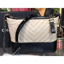 Fashion Chanel Chevron Gabrielle Medium Hobo Bag A93824 Beige/Black 2018 CE01232