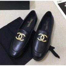 Imitation Chanel Lambskin Flat Loafers With Metal CC Logo Black 2020 Collection CE01096
