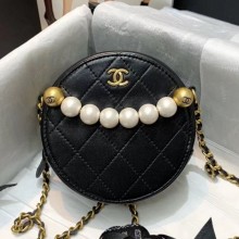 Replica Chanel Quilted Leather Pearl Round Clutch with Chain Black 2019 Collection CE03922