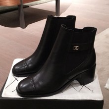 Replica Chanel Supple Lambskin Short Boots Black 2019 Collection CE04355