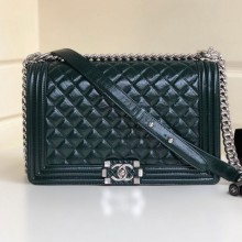 Replica Chanel Vintage Quilted Leather Medium 28cm Boy Flap Bag Green 2019 Collection CE01249
