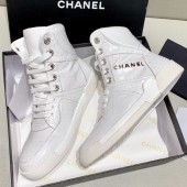 Chanel Crocodile Embossed Calfskin High-Top Sneakers G35079 White 2019 Collection CE01850