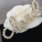 Chanel Pearl And Crystal Brooch Spring/Summer 2020 Collection CE02039
