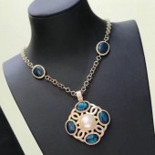 Chanel Pearl Short Necklace Peacock Blue 2019 Collection CE02277