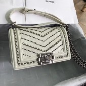 Copy AAA Chanel Crumpled Calfskin Small Boy Chanel Bag A67085 Ivory 2018(Silver-Tone Metal) Collection CE03663