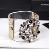 Imitation Chanel Resin CC Bloom Crystal Cuff Bracelet Black 2019 Collection CE03617