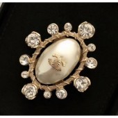 Imitation High Quality Chanel Pearl Brooch AB0546 Gold/Pearly White/Crystal 2018 CE04231