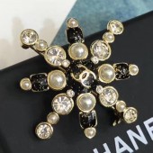 Knockoff Chanel Crystal and Pearl Snowflake Brooch AB2323 White/Black 2019 Collection CE02753