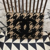Replica Chanel Medium Houndstooth Tweed CC Clutch AP0803 Beige/Black 2019 Collection CE01801