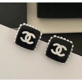 Replica High Quality Chanel Resin Pearl Square Stud Earrings Black/Pearly White 2018 CE03825
